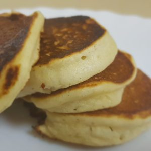 Les pancakes japonais épais et incroyablement moelleux